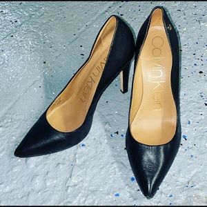Women’s Black Calvin Klein Pumps Sz 9 Matte Heels